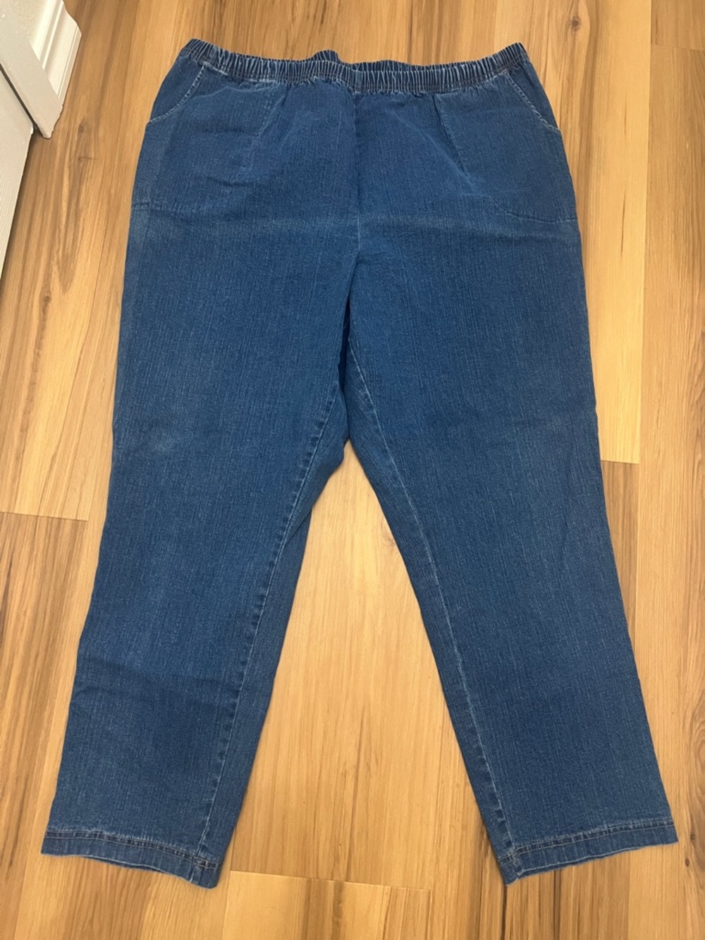 Straight Leg Women's Jeans in Indigo Blue with Elastic Waist